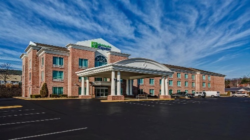 Holiday Inn Express Hotel & Suites London image 1