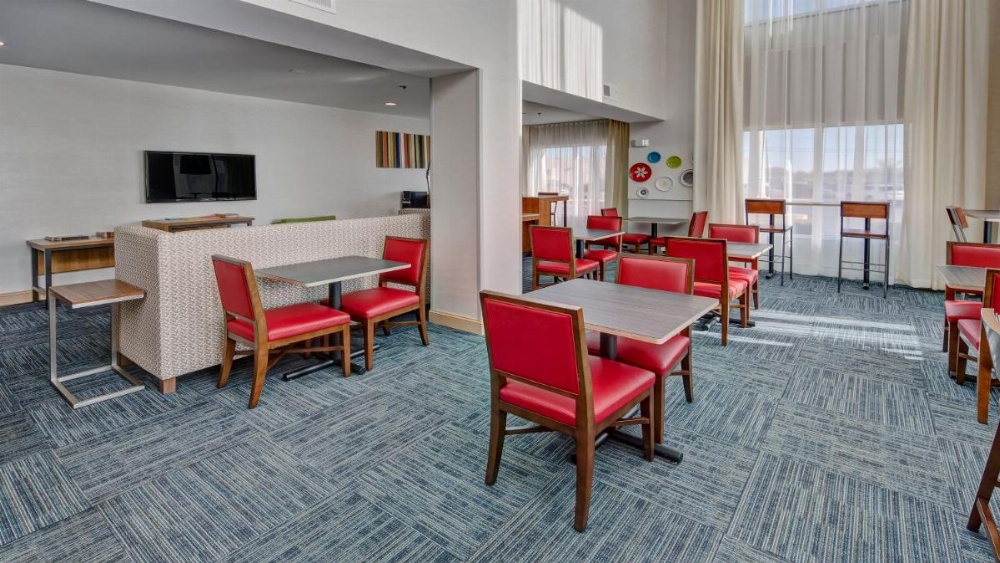 Holiday Inn Express Hotel & Suites London Image 11