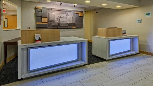 Holiday Inn Express Hotel & Suites London image 17