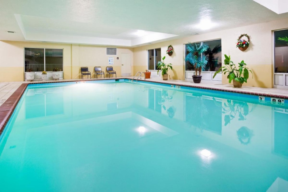 Holiday Inn Express Hotel & Suites London Image 20