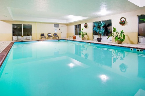 Holiday Inn Express Hotel & Suites London image 20