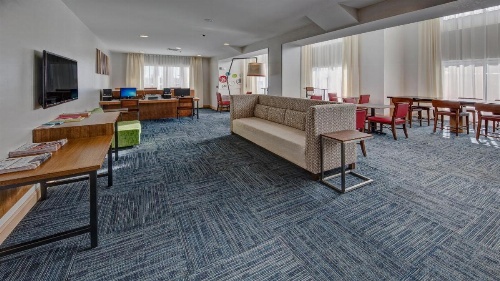 Holiday Inn Express Hotel & Suites London image 21