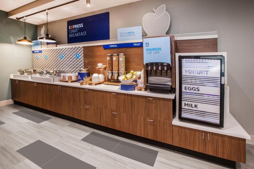 Holiday Inn Express Hotel & Suites London Image 24