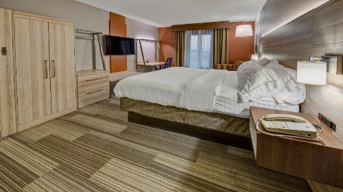 Holiday Inn Express Hotel & Suites London image 37